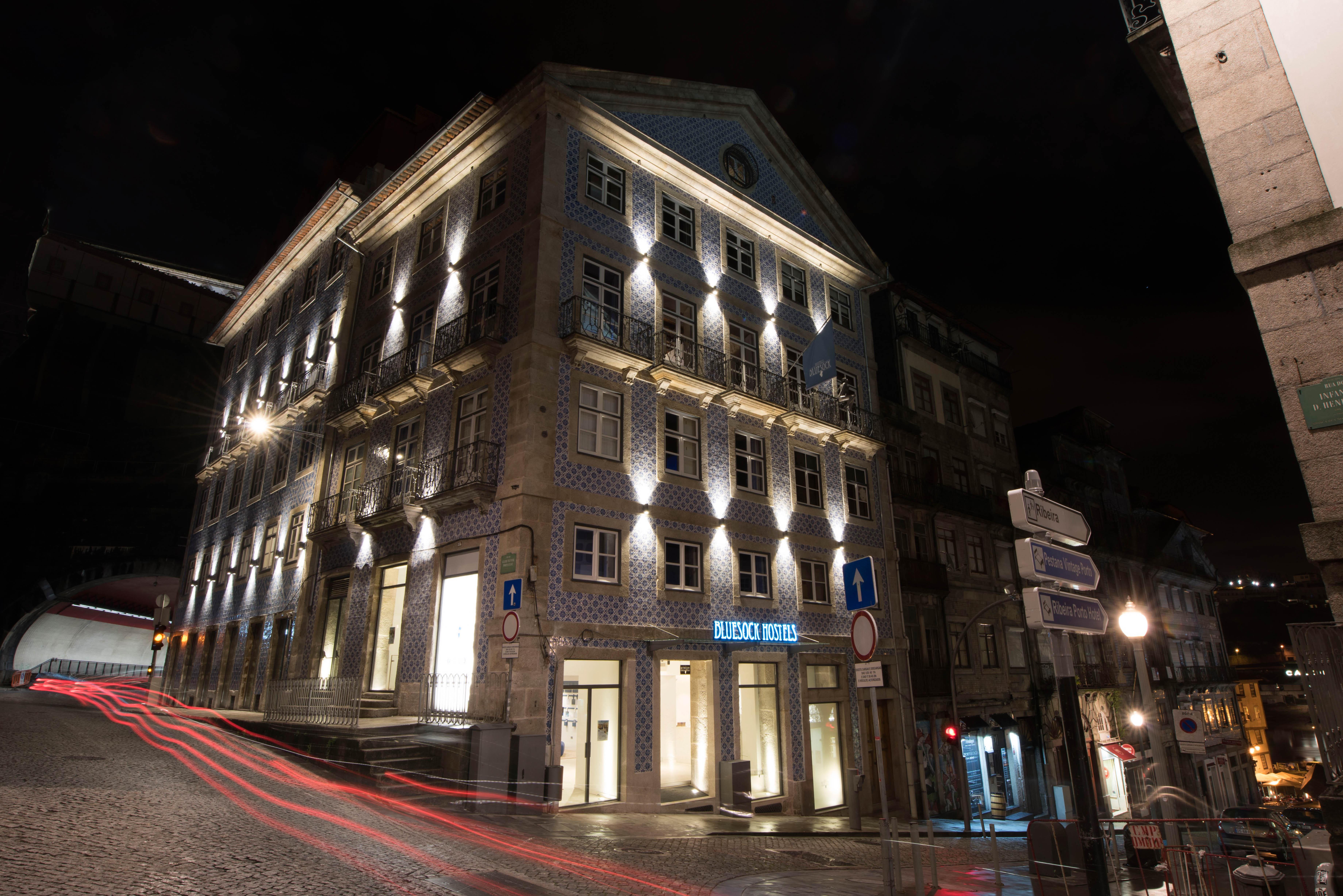Bluesock Hostels Porto Exterior foto The headquarters of the Portuguese Football Federation in Lisbon