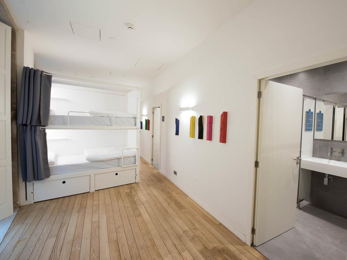 Bluesock Hostels Porto Exterior foto A typical bedroom