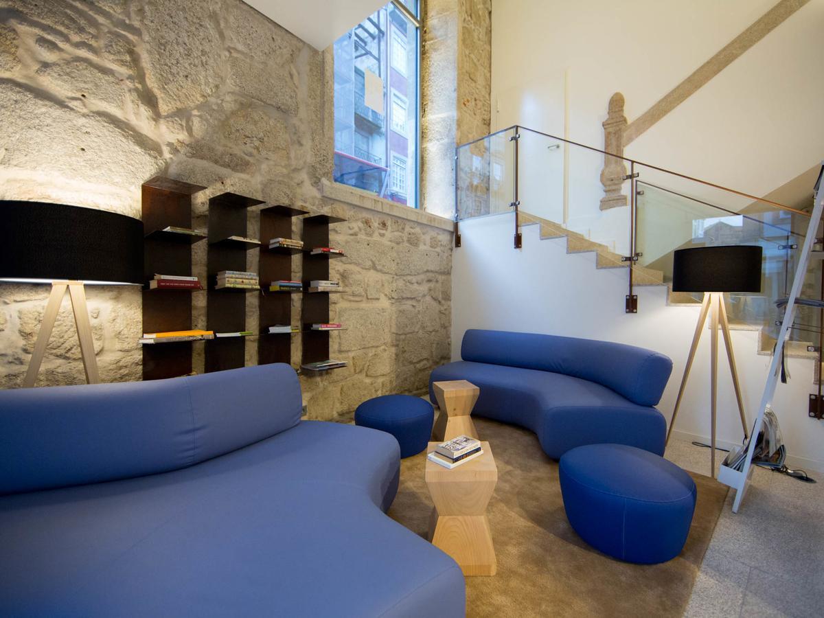 Bluesock Hostels Porto Exterior foto The interior of the hotel