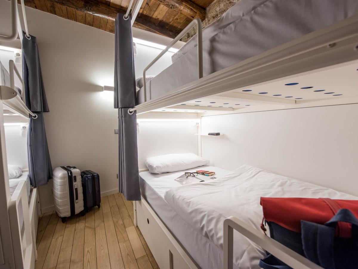 Bluesock Hostels Porto Exterior foto A typical room at the hotel