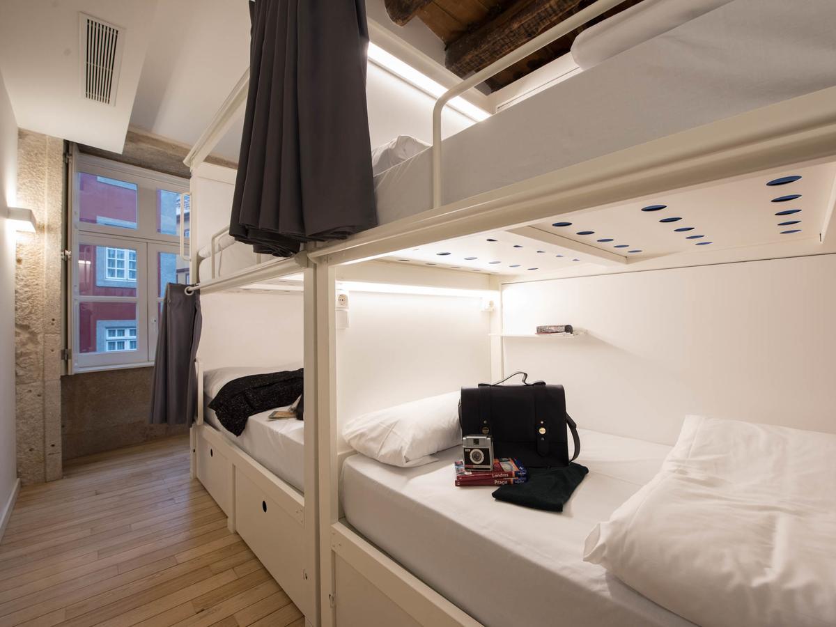 Bluesock Hostels Porto Exterior foto A typical room at the hotel