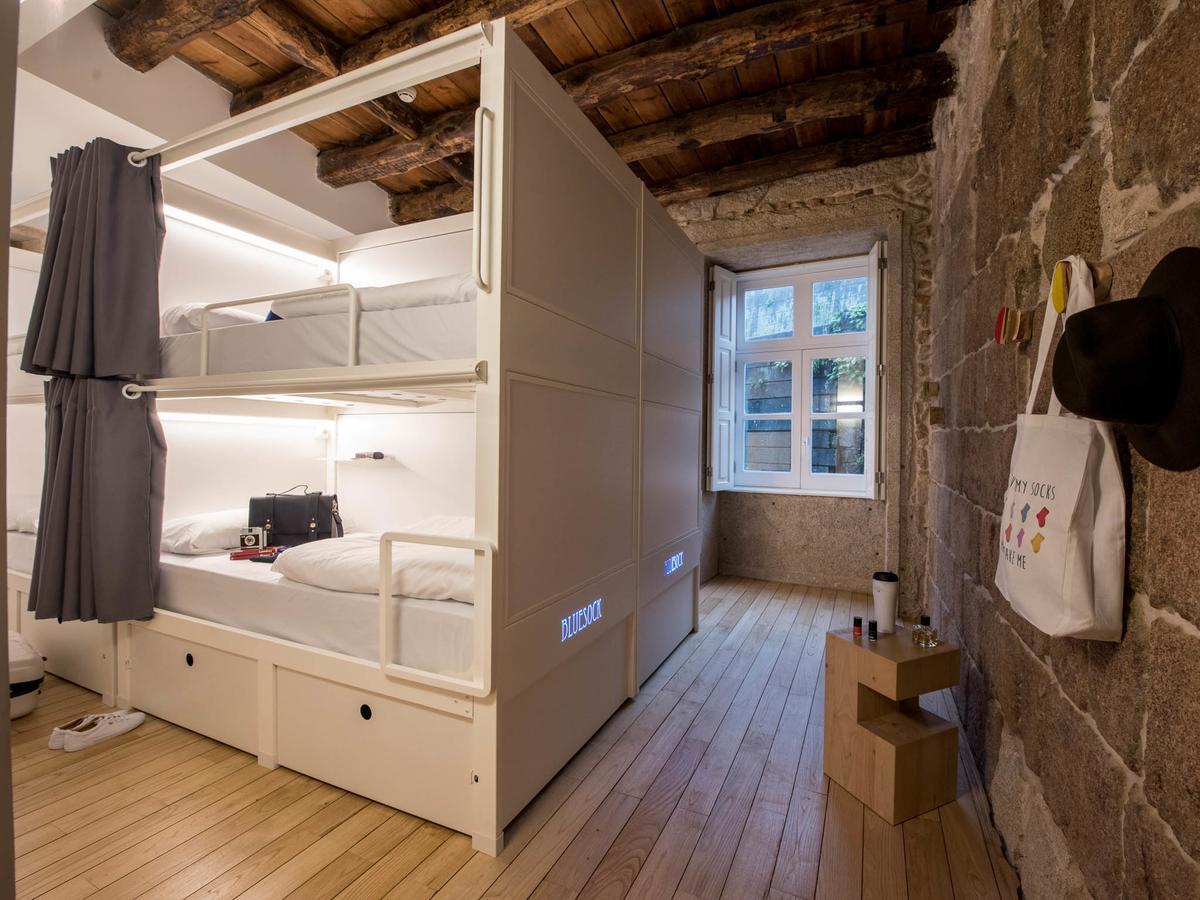Bluesock Hostels Porto Exterior foto A micro apartment in Lisbon, Portugal